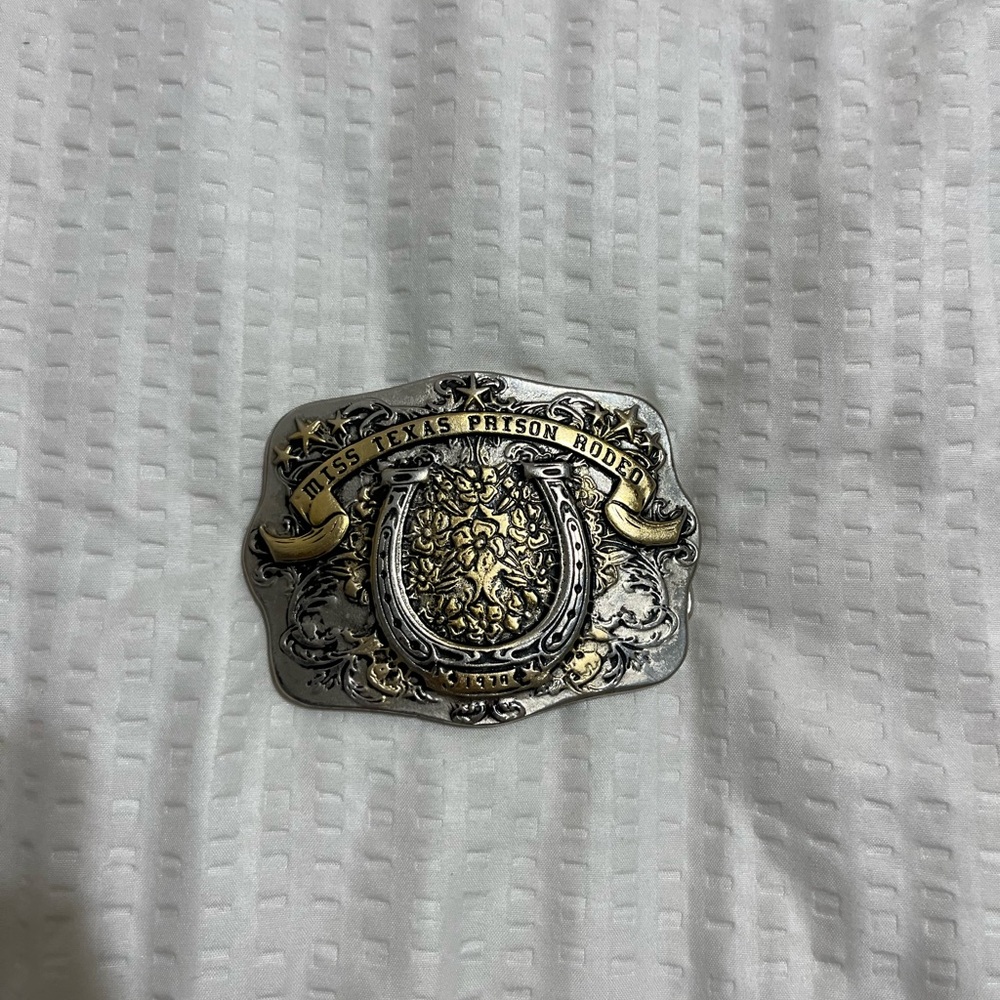 Belt buckle
